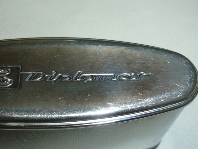 希少非売品・未使用 1950年代!BMW BMWロゴ刻印 店頭用 オイルライター 縦6.2cm、横8.1cm、最大幅2.7cm 非売品 BMW 写真縦