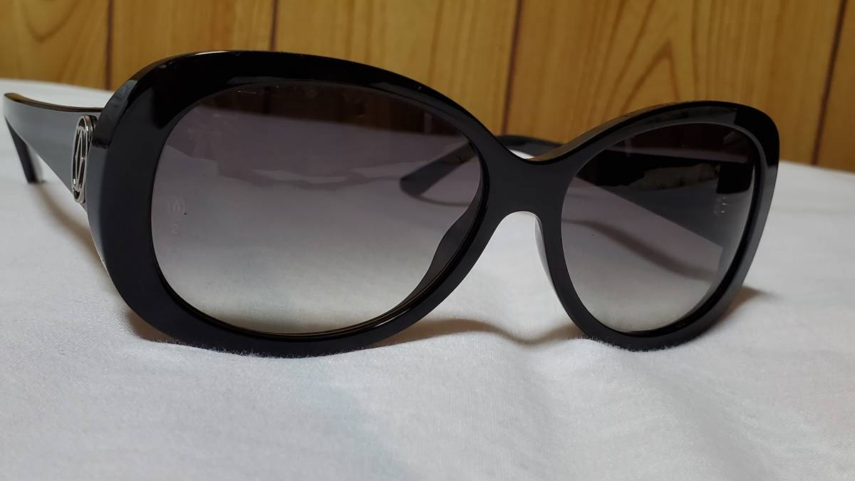 正規 カルティエCartier クラシック 2Cロゴエンブレム サングラス黒