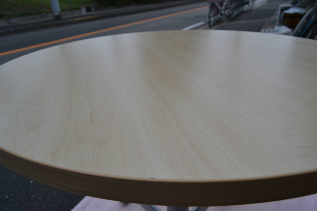 # Osaka Sakai city самовывоз # офис стол диаметр 80×H75. стол круглый круглый с роликами .mi-ting стол б/у для бизнеса офисная работа лобби #
