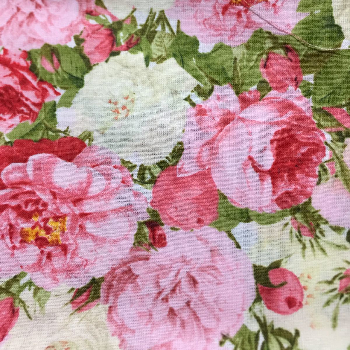 生地 ハギレ 布 バラ 薔薇 花柄 50cm ヨーロピアンローズ ピンク|PayPayフリマ