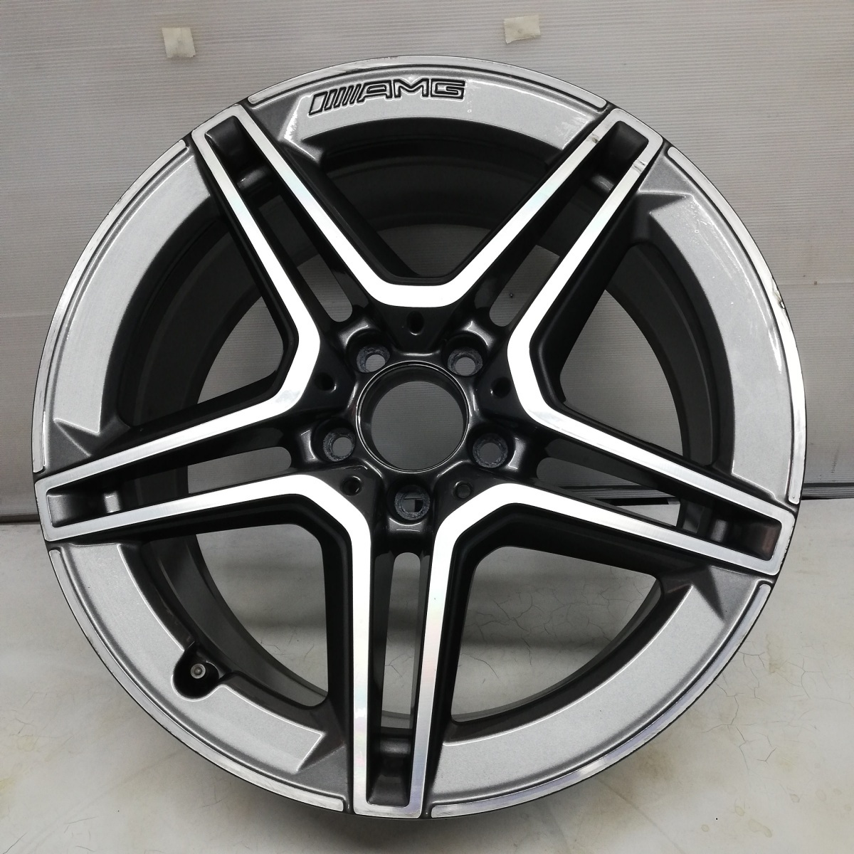 ☆AMG メルセデスベンツ Cクラス W205 純正☆ 18x8.5J 5H -112 ET 49