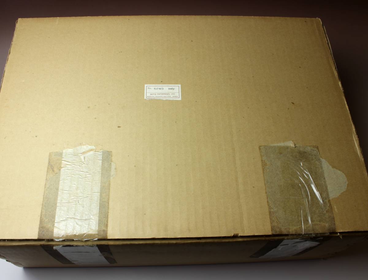スペースシャトル コロンビア 陶器製ウイスキーボトル 台付き 未 スペースシャトル コロンビア 陶器製ウイスキーボトル 台付き 未