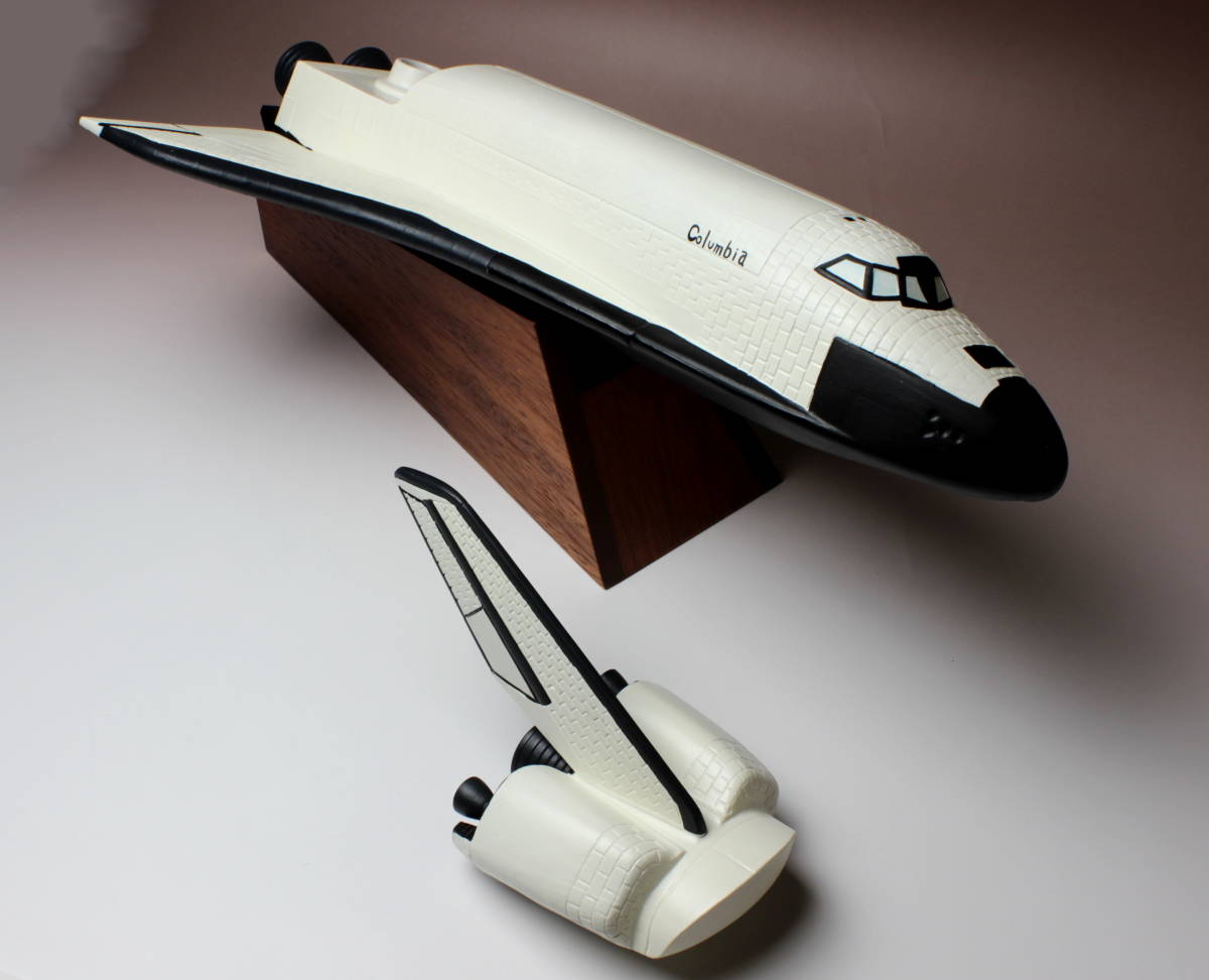スペースシャトル コロンビア 陶器製ウイスキーボトル 台付き 未 スペースシャトル コロンビア 陶器製ウイスキーボトル 台付き 未