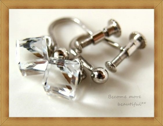 * shines transparent feeling * swaying Cube type clear glass Stone * silver color earrings *181