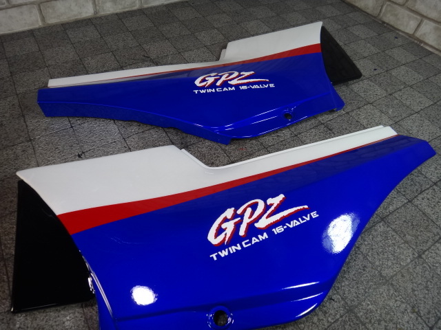 ●ＧＰＺ９００Ｒ ：Ａ１６　ルミナススポラリブルー　純正部品外装セット　新品同様●_画像7