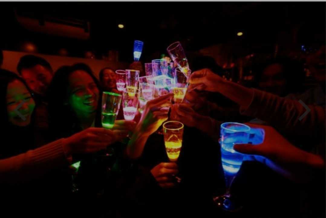 SNS映え！ 光る シャンパングラス 5脚 セット 光るグラス ネオン LED グラス BAR バー 誕生日 結婚式 キャバクラ ホスト パーティー_画像5