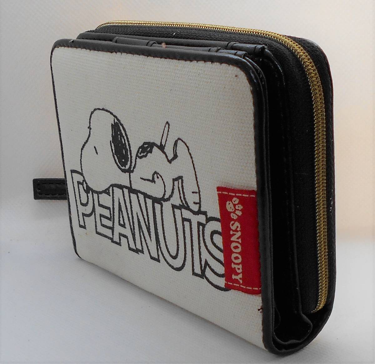 Paypayフリマ 新品 スヌーピー レディース 二つ折り財布 ラウンドファスナー イラスト ビックロゴ Paypayフリマ 新品 スヌーピー レディース 二つ折り財布 ラウンドファスナー イラスト ビックロゴ
