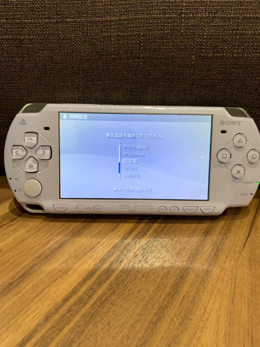 PSP 2000本体＋充電器＋16GBメモリー！！！