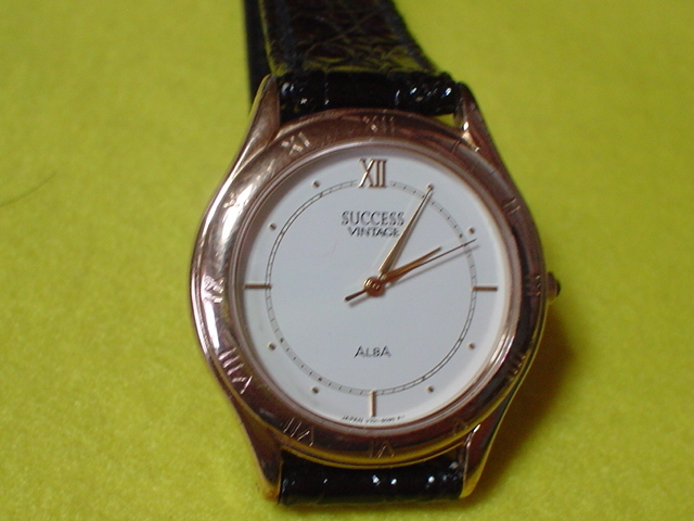  rare article antique SEIKO ALBA SUCCESS VINTAGE V701 wristwatch thin type 