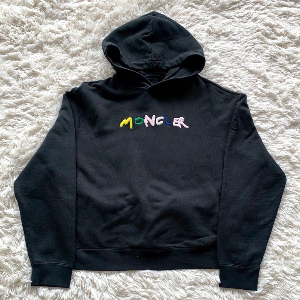 24AW 極美品 モンクレール パーカー センターロゴ 刺繍 ワッペン L 黒 24AW 極美品 モンクレール パーカー センターロゴ 刺繍 ワッペン L 黒