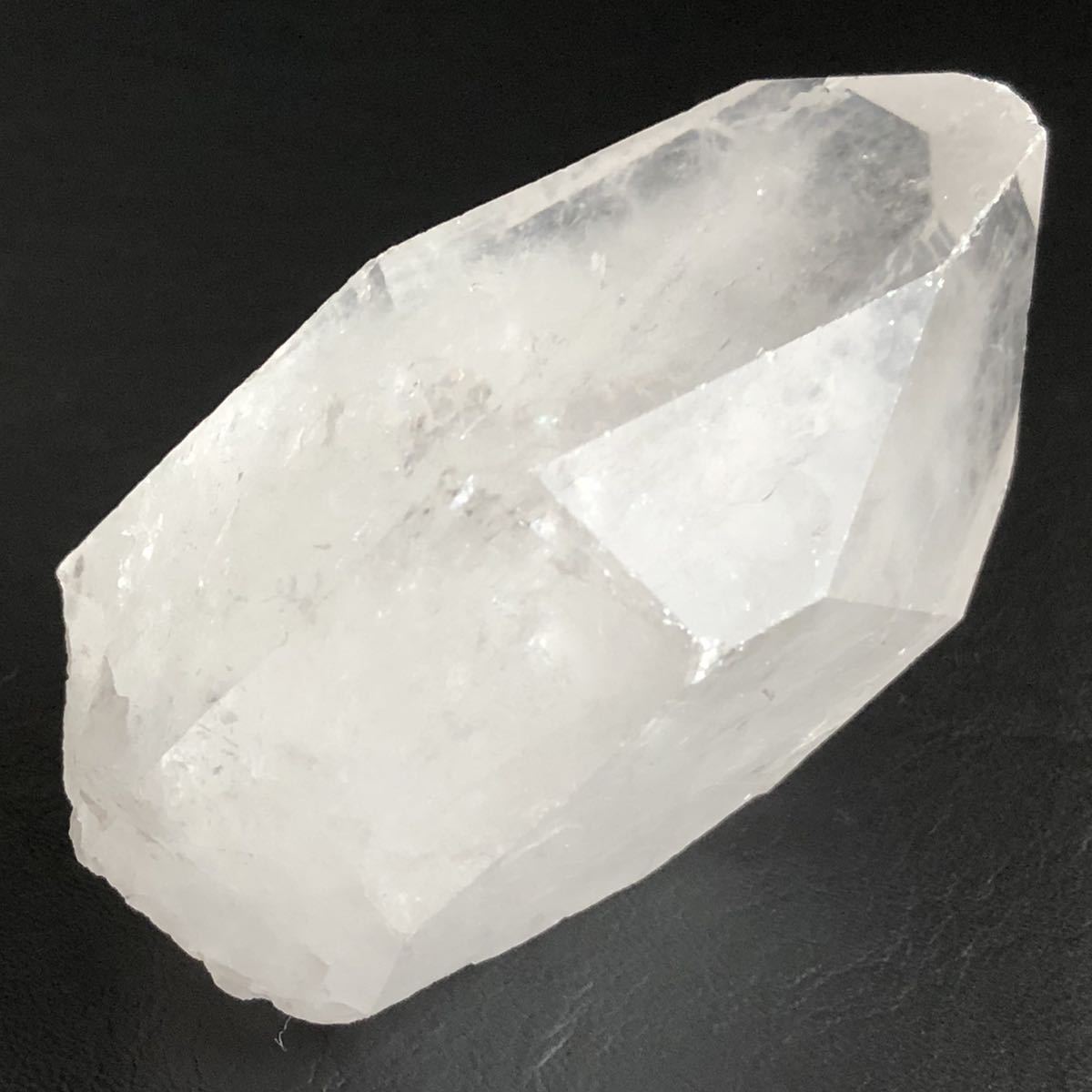 ◆新品◆美しい白水晶単結晶原石◆約65×41×30ミリ◆約101g◆ブラジル産◆天然石 パワーストーン クォーツ 置物 鉱物 クラスター 標本