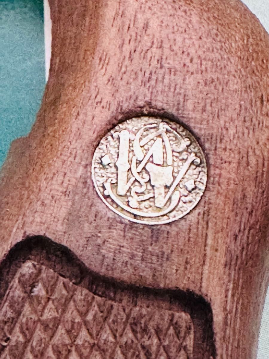 S&W Kフレーム用 実物 メダリオン付き コクサイ MGC タナカ S&W Kフレーム用 木製グリップ メダリオン付き コクサイ MGC