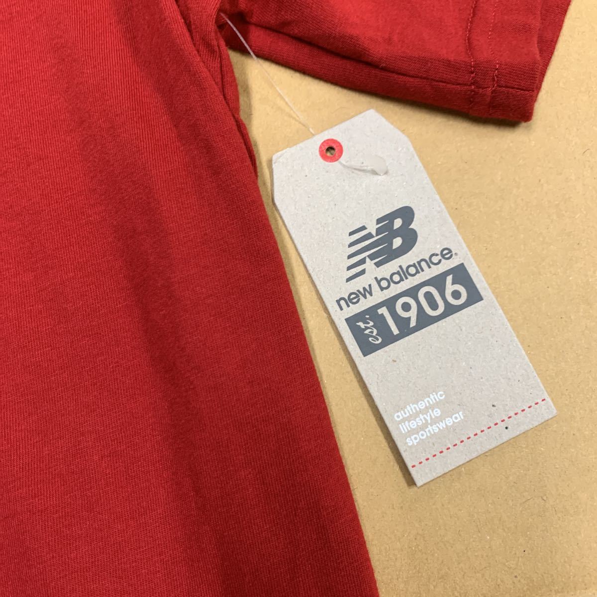 ニューバランス　Tシャツ　レッド　赤　未使用　半袖　1906 new balance XLサイズ ビッグロゴ　オーバーサイズ　ビッグシルエット　メンズ_画像3