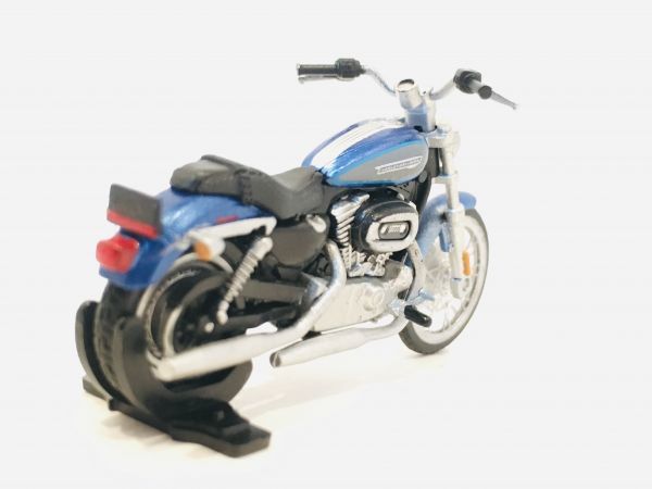ハーレー　ミニチュア　フィギュア　バイク　乗り物　オートバイ　ハーレーダビットソン　XL1200　HARLEY-DAVIDSON_画像2
