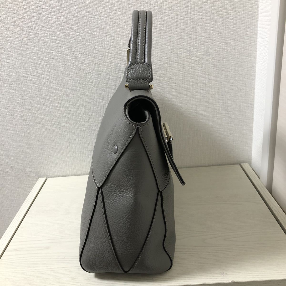 大幅値下げ】【新品同様】定価85,800 フルラ FURLA アルテーシア (M