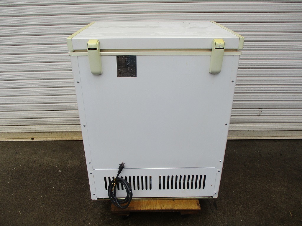 y1587-3　業務用　GE Appliances　冷凍ストッカー　FHJ3SFWW　2002年製　100V　W664×D504×H835　店舗用品　中古　厨房_画像3