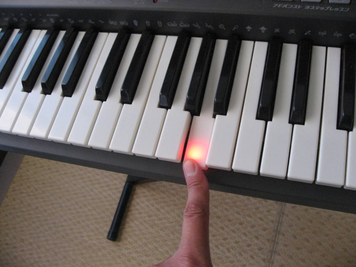 カシオ電子ピアノ LK-301BB タッチレスポンス（強弱付き鍵盤）中古_画像3