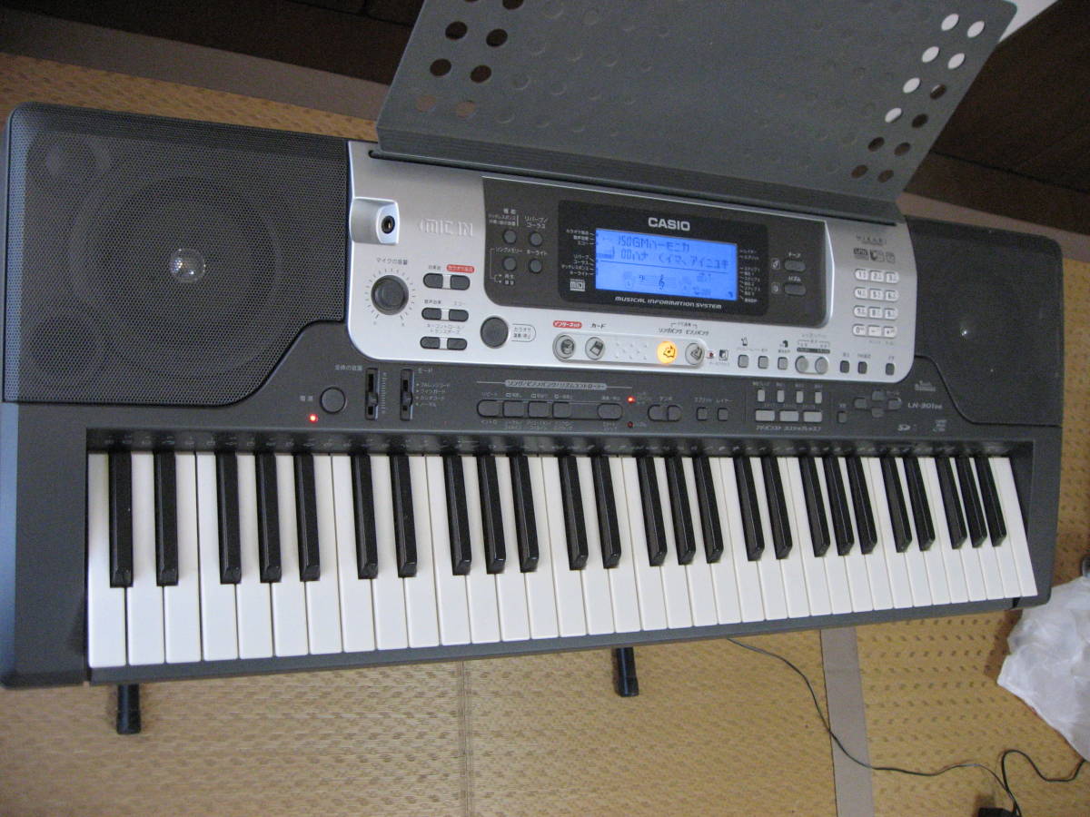 カシオ電子ピアノ LK-301BB タッチレスポンス（強弱付き鍵盤）中古_画像7