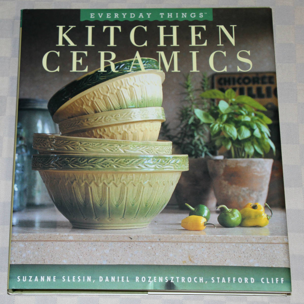 洋書　Kitchen Ceramics　 (Everyday Things) 　キッチンの陶磁器　日用品　1997年　中古本　レトロ　ヴィンテージ　アンティーク_画像1