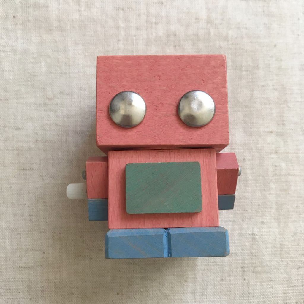 木のおもちゃ こまむぐ 木製玩具 国内生産 手作り 日本製 おもちゃのこまーむ ブリ木ロボット ブリ木ロボ ぜんまい（ピンク色）