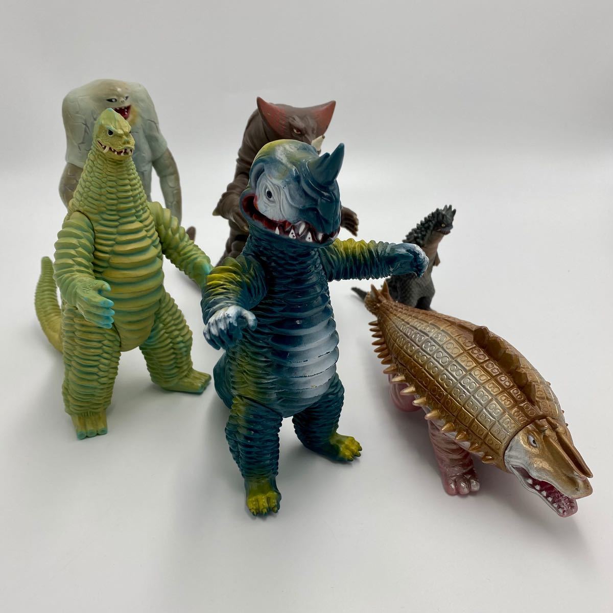 BANDAI バンダイ 対ウルトラマン 怪獣ソフビ5体プラスおまけ BANDAI バンダイ 対ウルトラマン 怪獣ソフビ5体プラスおまけ