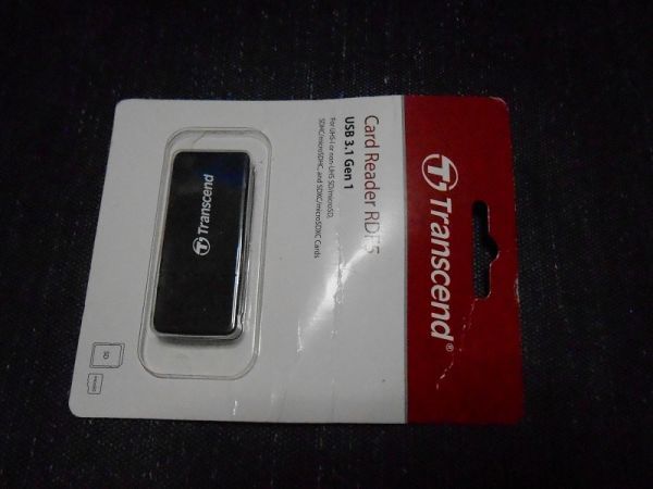 Transcend USB 3.1 Super Speed CARD READER (SD/SDHC UHS-I/SDXC UHS-I/microSDXC UHS-I ) BLACK TS-RDF5K_画像4
