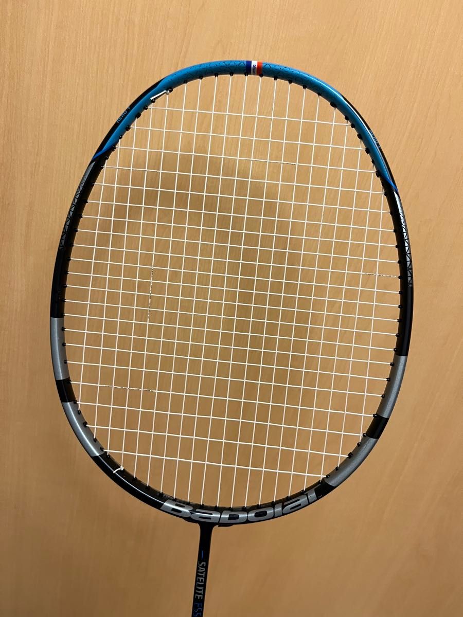 バボラ バドミントン ラケット サテライト エッセンシャル ガット ヨネックス バドミントンラケット サテライト エッセンシャル ストリング