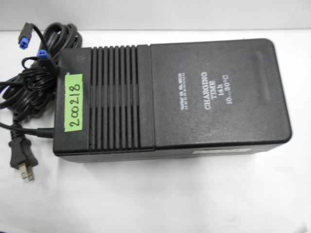上品なスタイル 200218測量☆ライカ/ウイルド☆Leica/WILDバッテリー充電器(タイプGKL12-1)【ジャンク扱い】 測量、角度計 上品なスタイル 200218測量☆ライカ/ウイルド☆Leica/WILDバッテリー充電器(タイプGKL12-1)【ジャンク扱い】 測量、角度計