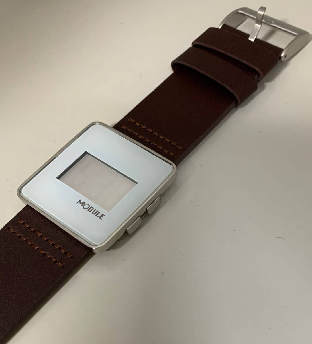 [ товар с некоторыми замечаниями ]LCD часы кожаный ремень модель 