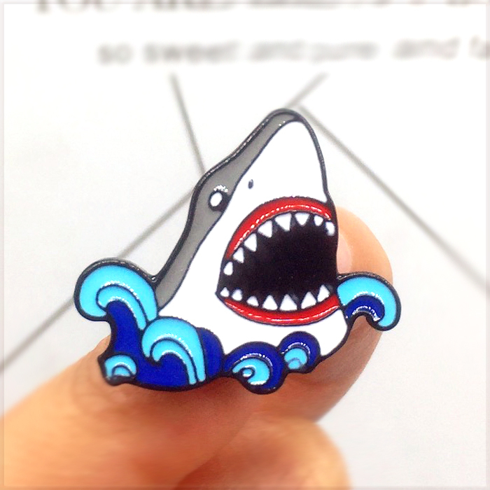 [BROOCH] Lapel Pin JAWSsame Shark ho ho jiro The me wave collar PINS enamel coloring metal pin brooch [ free shipping ]