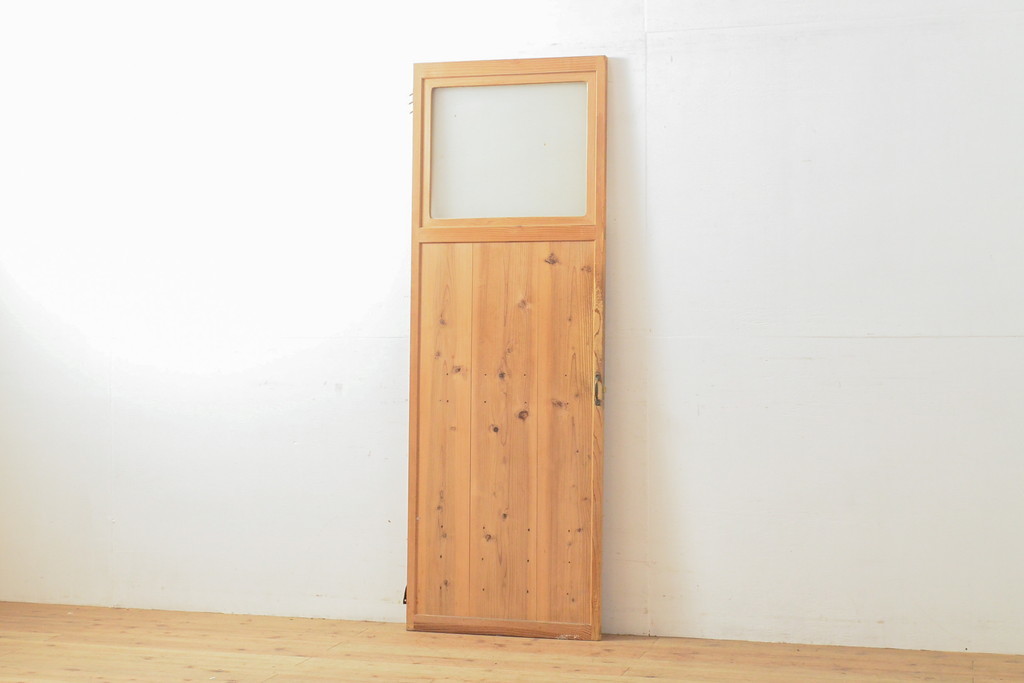 R-054001　アンティーク建具　ナチュラルな雰囲気がかわいらしい木製扉(ドア、建具)(R-054001)