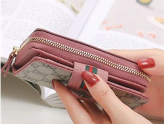 Cuteでかっこいい コンパクト 折財布 ブラック