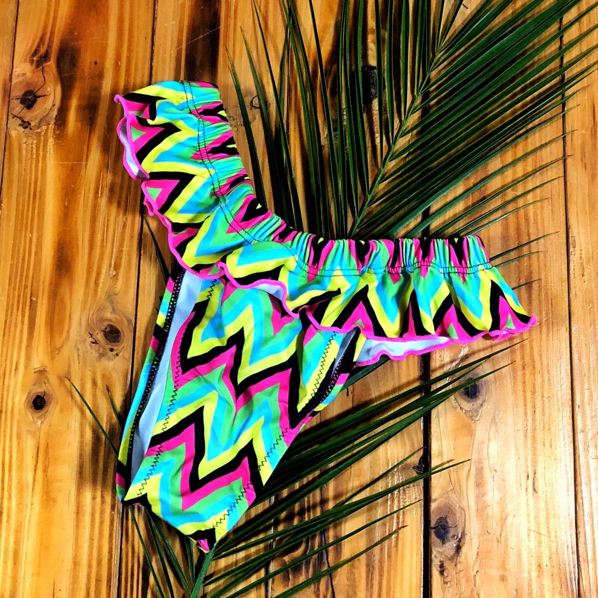 【新品未使用】ブラジリアン 三角ビキニ 水着 フリル 幾何学模様 派手カラー