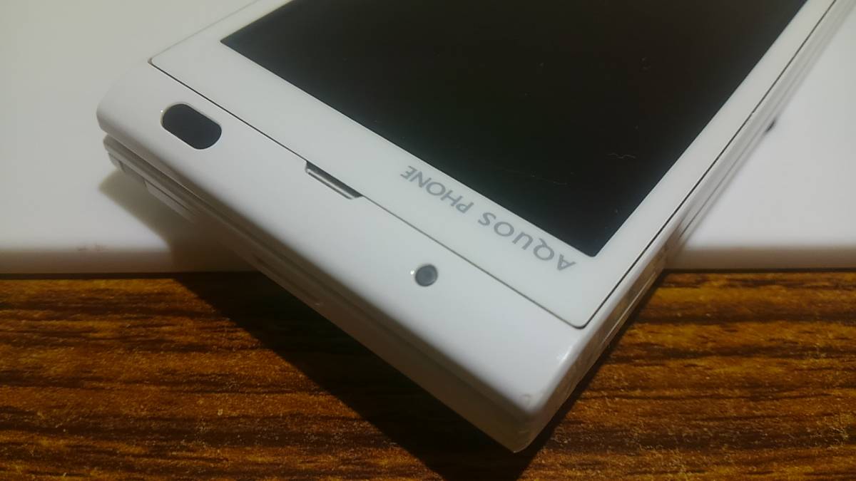 AQUOS PHONE IS14SH ホワイト | myglobaltax.com