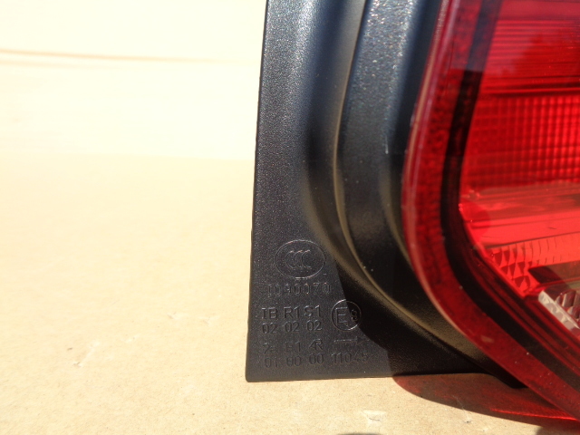  ограничение включая доставку VW Polo 6RCJZ правый задний фонарь 6C0-945-096 прекрасный товар Хонсю Сикоку бесплатная доставка 