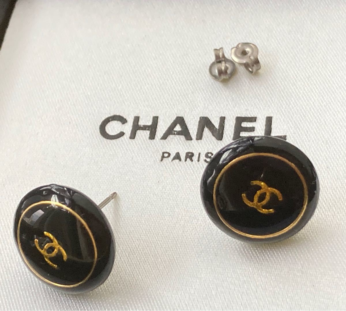 vintage CHANEL ピアス-