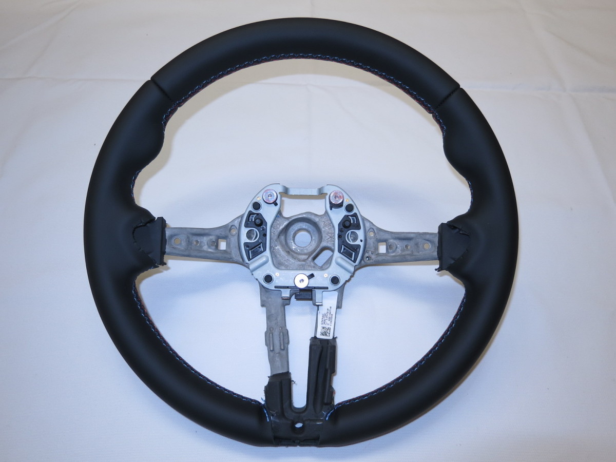 『4年保証』 F82 F80 新品! M3 M4 F30 管理番号(Q-7767) F15 BMW 純正 革 ステアリング ハンドル Mステッチ!! F25 F20 F32 ステアリング、ハンドル本体