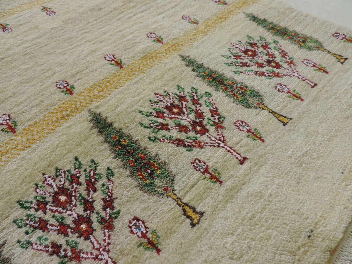 細かな密度の高級ギャッベ ギャベ 手織り ウール ギャッベの本場 イラン シラーズ産 ラグサイズ 113cm×80cm カーペット 絨毯 【本物保証】_画像3