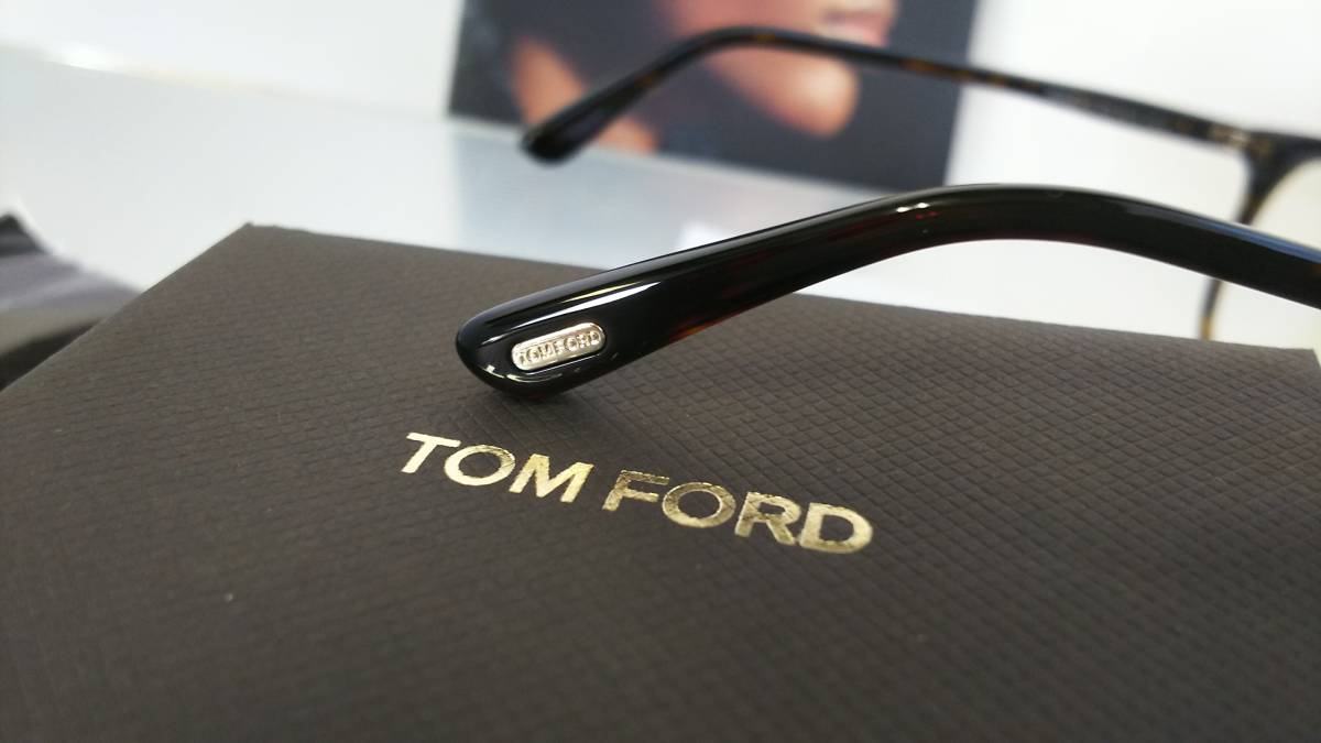 トムフォード 眼鏡 ブルーライトカットレンズ仕様 送料無料 税込 新品 TF5672-F-B 052 アジアンモデル