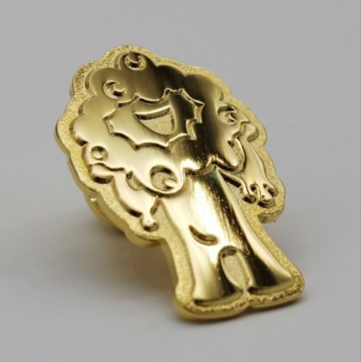 新品 金色ミャクミャク リサイクル金メッキバッジ 01 ピンバッチ