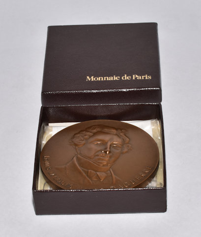 ダゲレオ生誕２００年　記念メダル　Monnaie de paris　元箱_画像1
