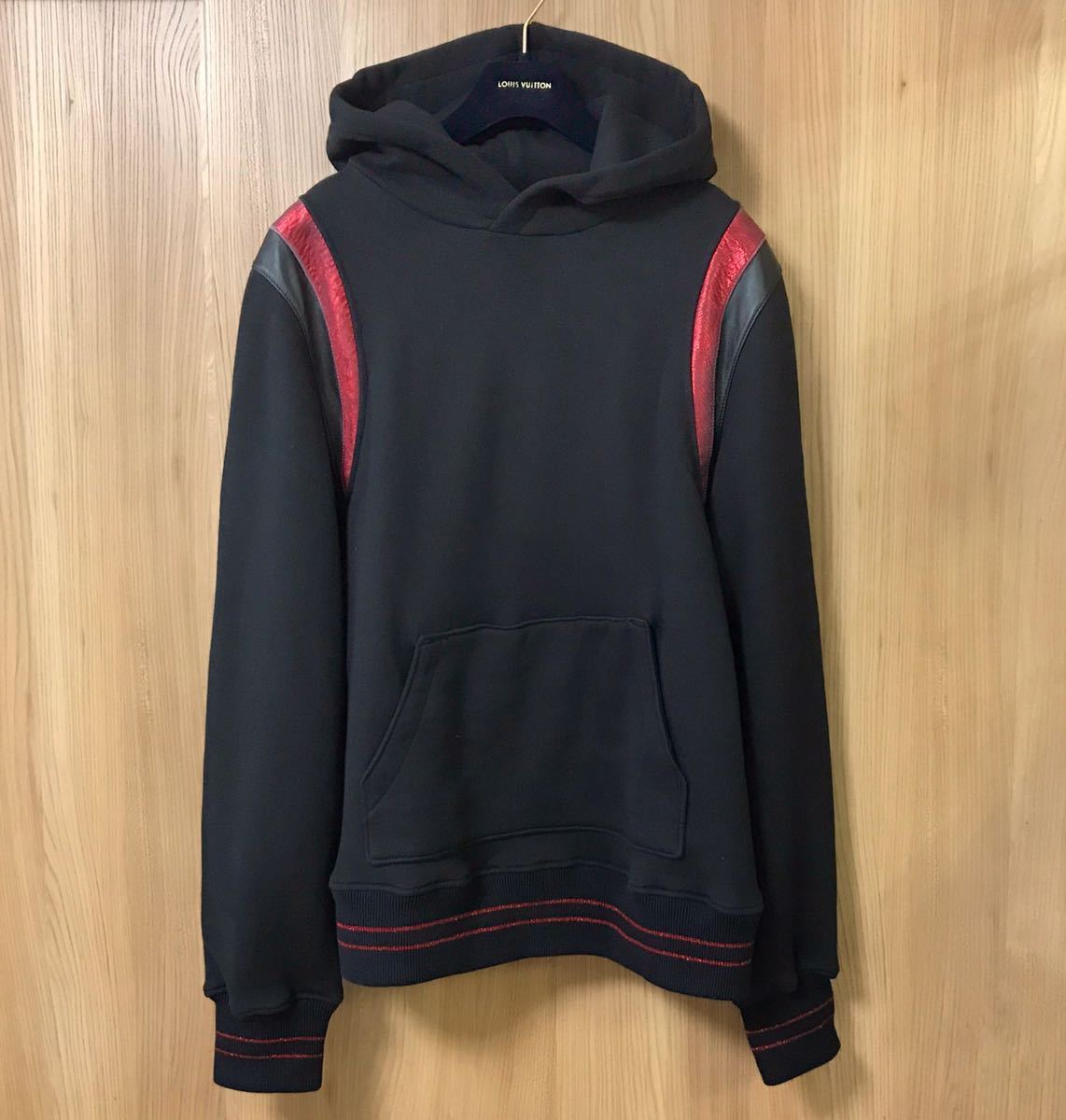 【美品】AMIRI アミリ Varsity Pullover Hoodie パーカー フーディ 黒 S_画像1