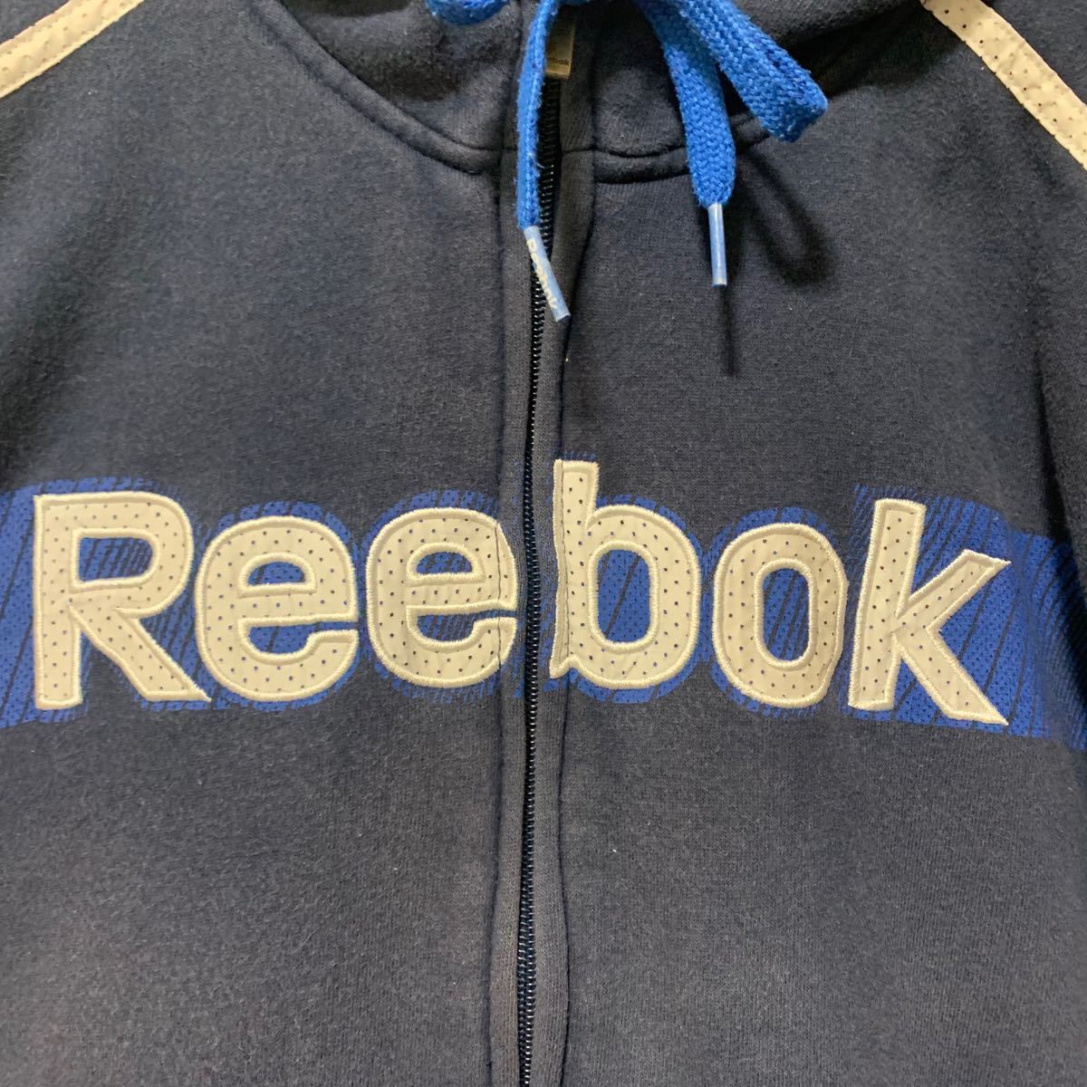 Reebok リーボックフルジップパーカー 刺繍ビックロゴ    　サイドライン