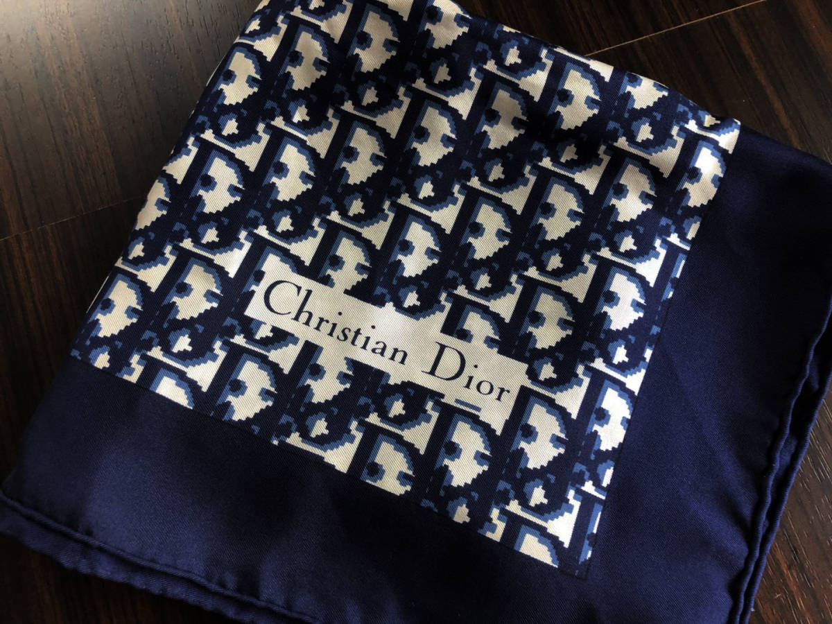 超美品 Christian Dior クリスチャンディオール Vintageロゴトロッター総柄 シルク大判スカーフ紺色系 サイズ77×77.5㎝