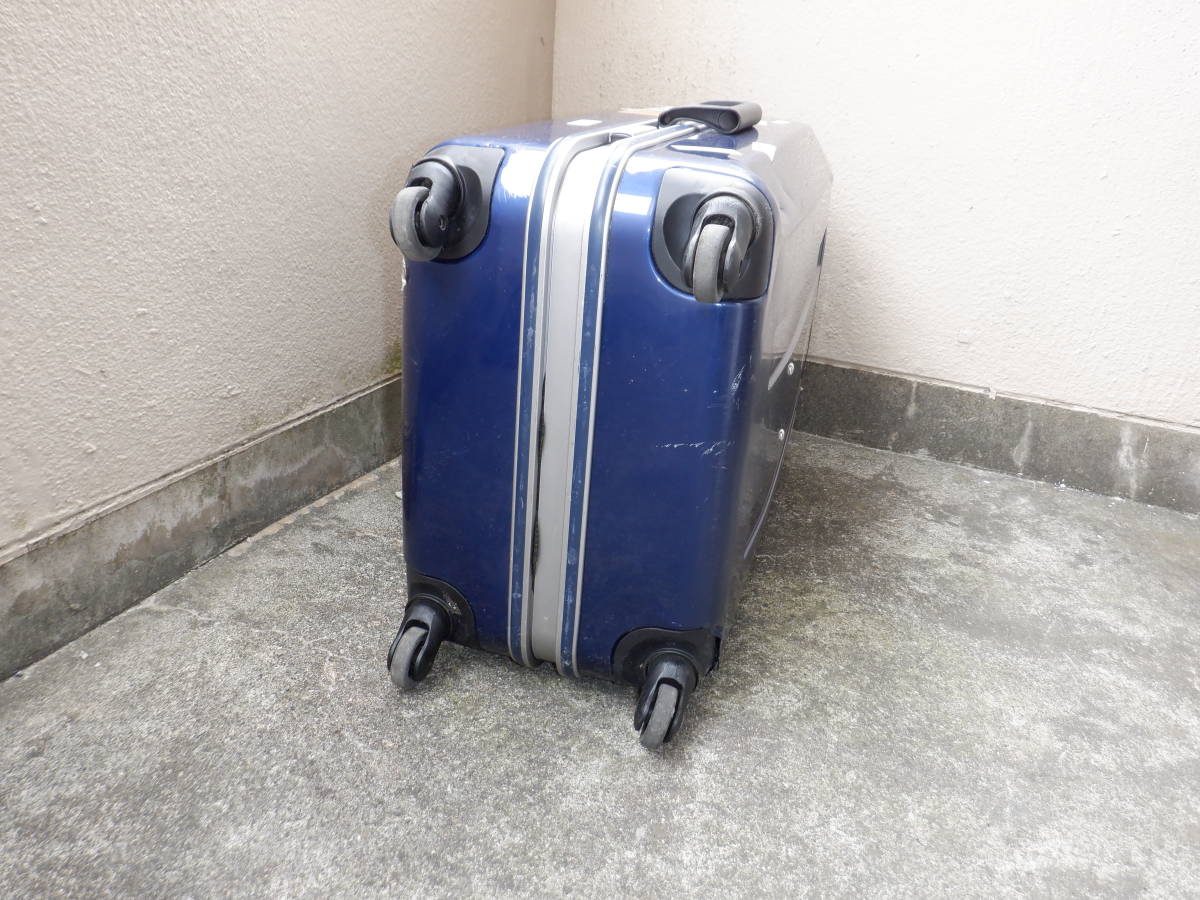 ＬＥＧＥＮＤ　ＷＡＬＫＥＲ　　スーツケース　　大形　　メタリックブルー　　４輪　 _画像4