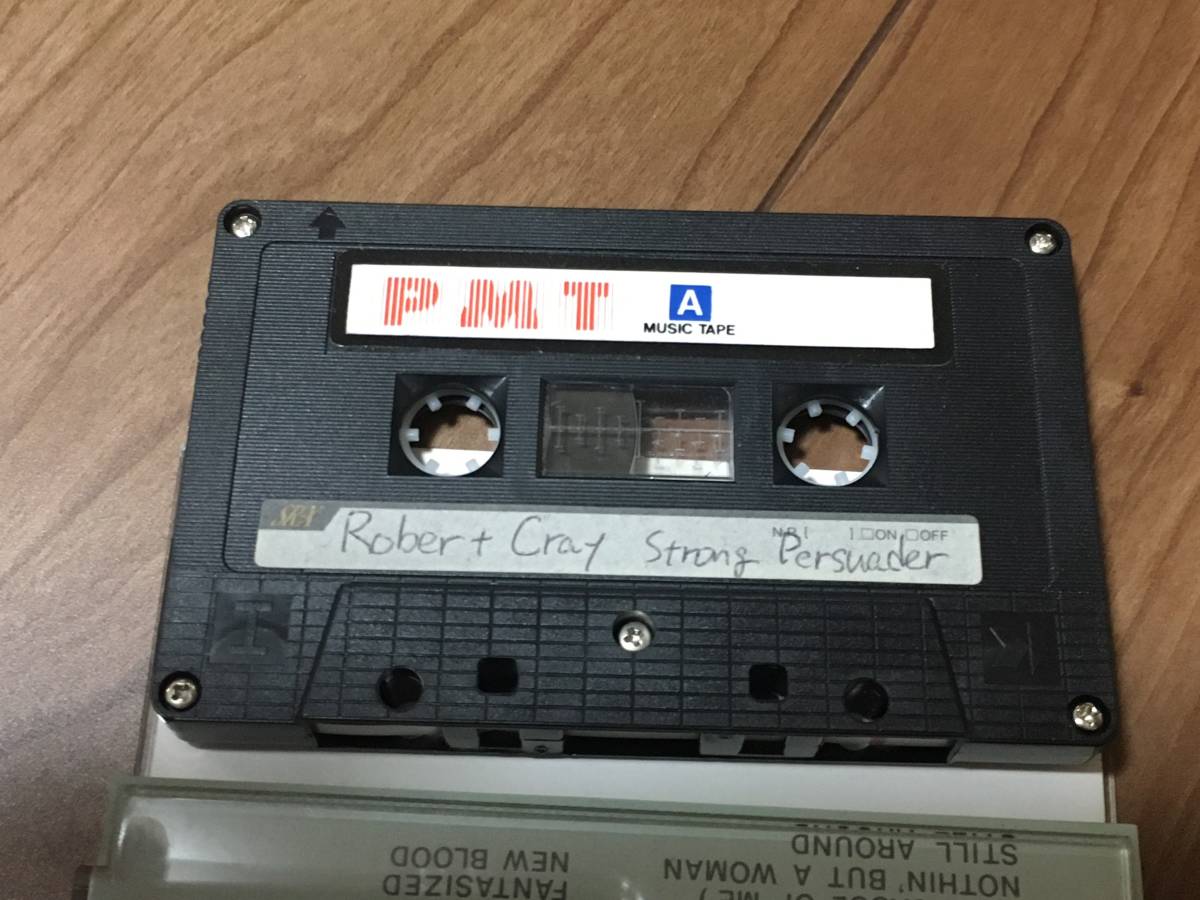 最終出品　カセットテープ ROBERT CRAY ロバート・クレイ STRONG PERSUADER_画像2