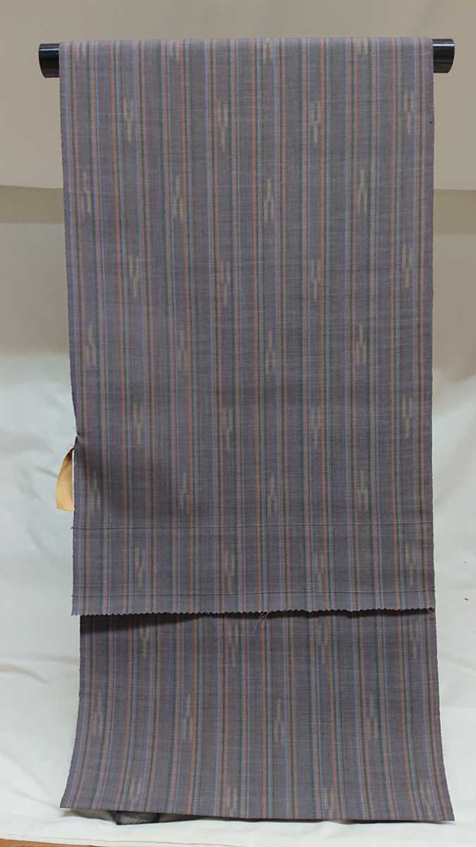 新品　ウール着物　14　紫地に縞絣系　　小紋　普段着　反物　未仕立て　未使用　縞に絣柄　名古屋帯、半幅帯、染め帯等 リメイク　古布