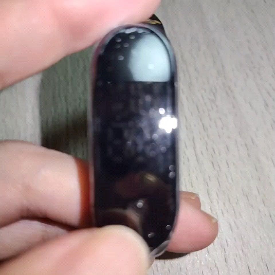 [新品 動作確認済]　スヌーピー　LEDウォッチ　デジタル　シリコンバンド　日付、秒表示　腕時計　スマートウォッチ　ブラック