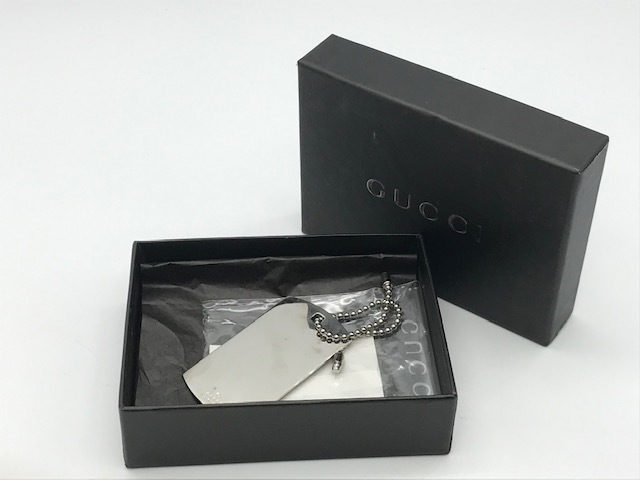 激安】 GUCCI グッチ 未使用品 ドッグタグ シルバー ロゴプレート