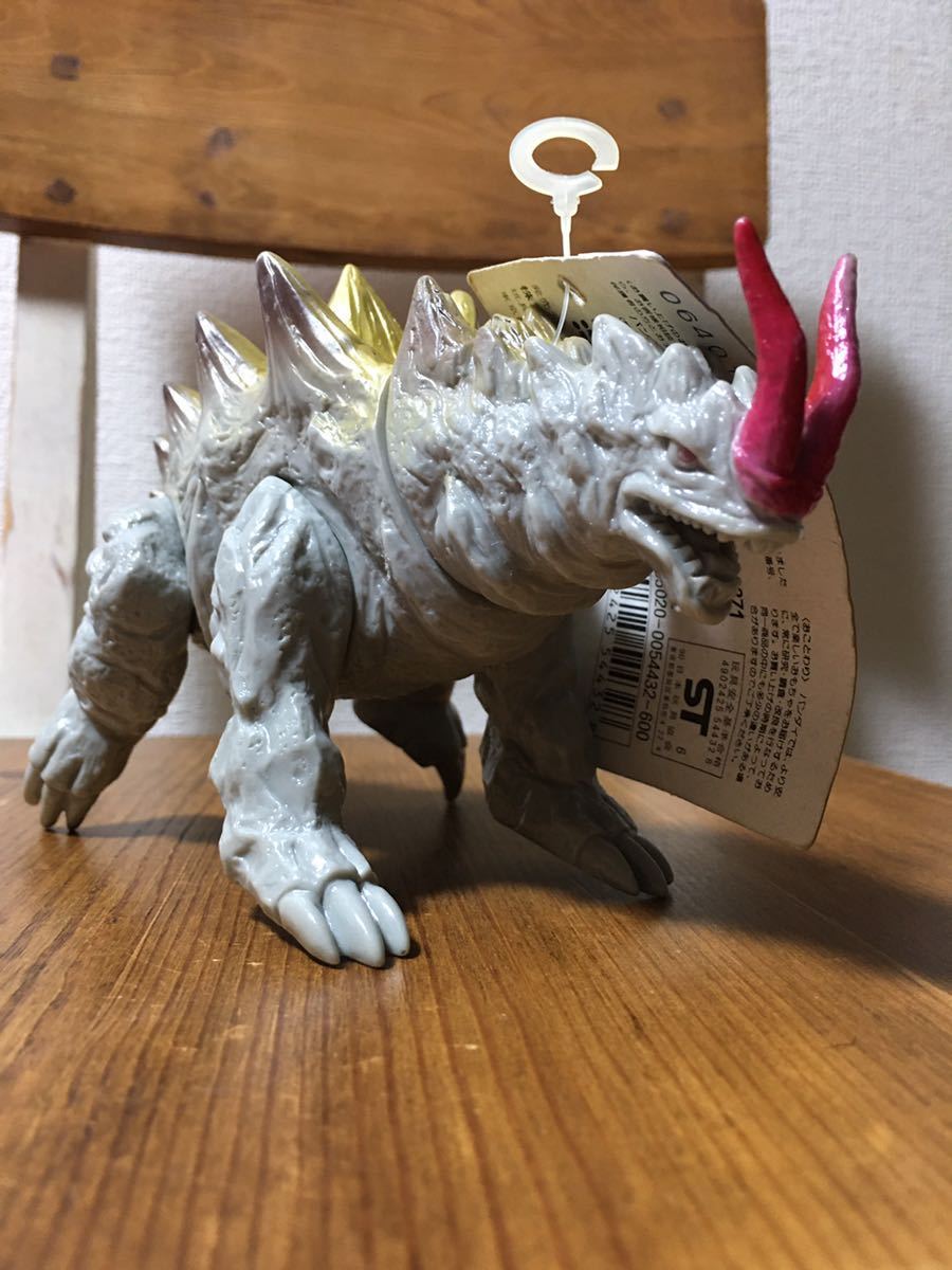 ウルトラマンティガ タグ付き 怪獣ソフビ 人形 ガクマ(兄) 当時 ウルトラマンティガ タグ付き 怪獣ソフビ 人形 ガクマ(兄) 当時
